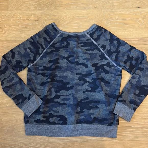Sundry Obsessed Pullover Crewneck Sweatshirt Blue Camo Embroidered Sweater Top - Picture 8 of 12